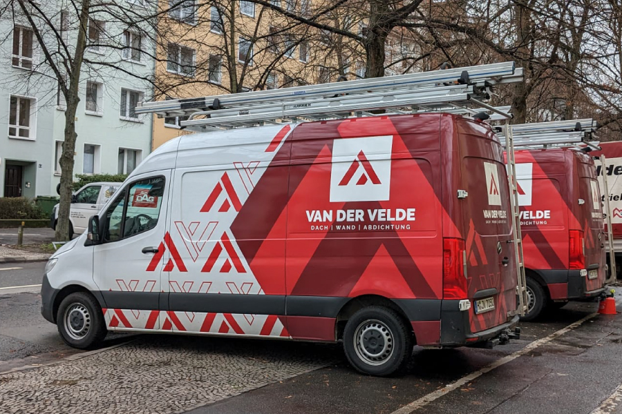Mercedes Sprinter Transporter Folierung Digitaldruck - Teilfolierung - fahrzeugbeschriftung-koeln.de