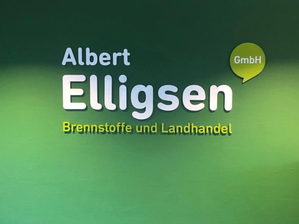 Ausgestanzte Buchstaben mit ELLI Oil Logo als Innen-Werbetechnik.